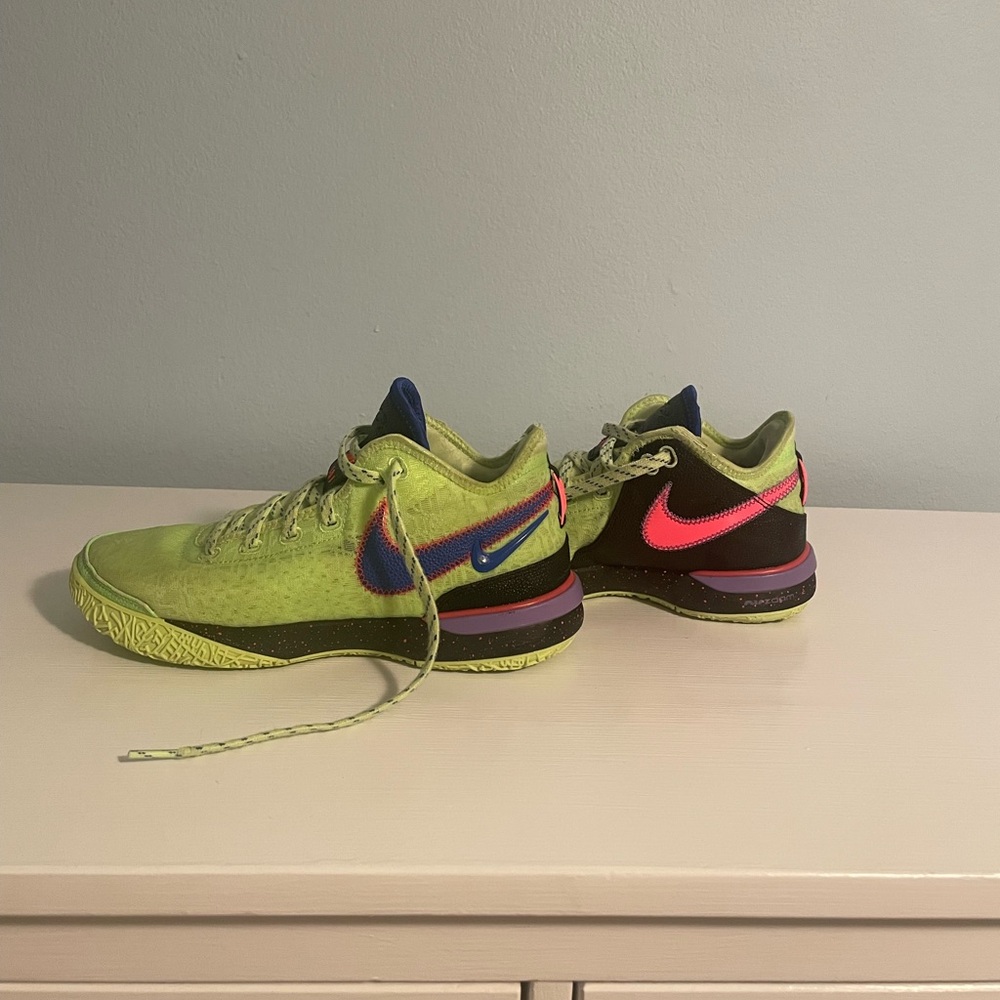 Nike Zoom LeBron NXXT Gen Zeon basketball shoe